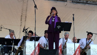 Photo of Jakki and band at 6/23/19 showcase event